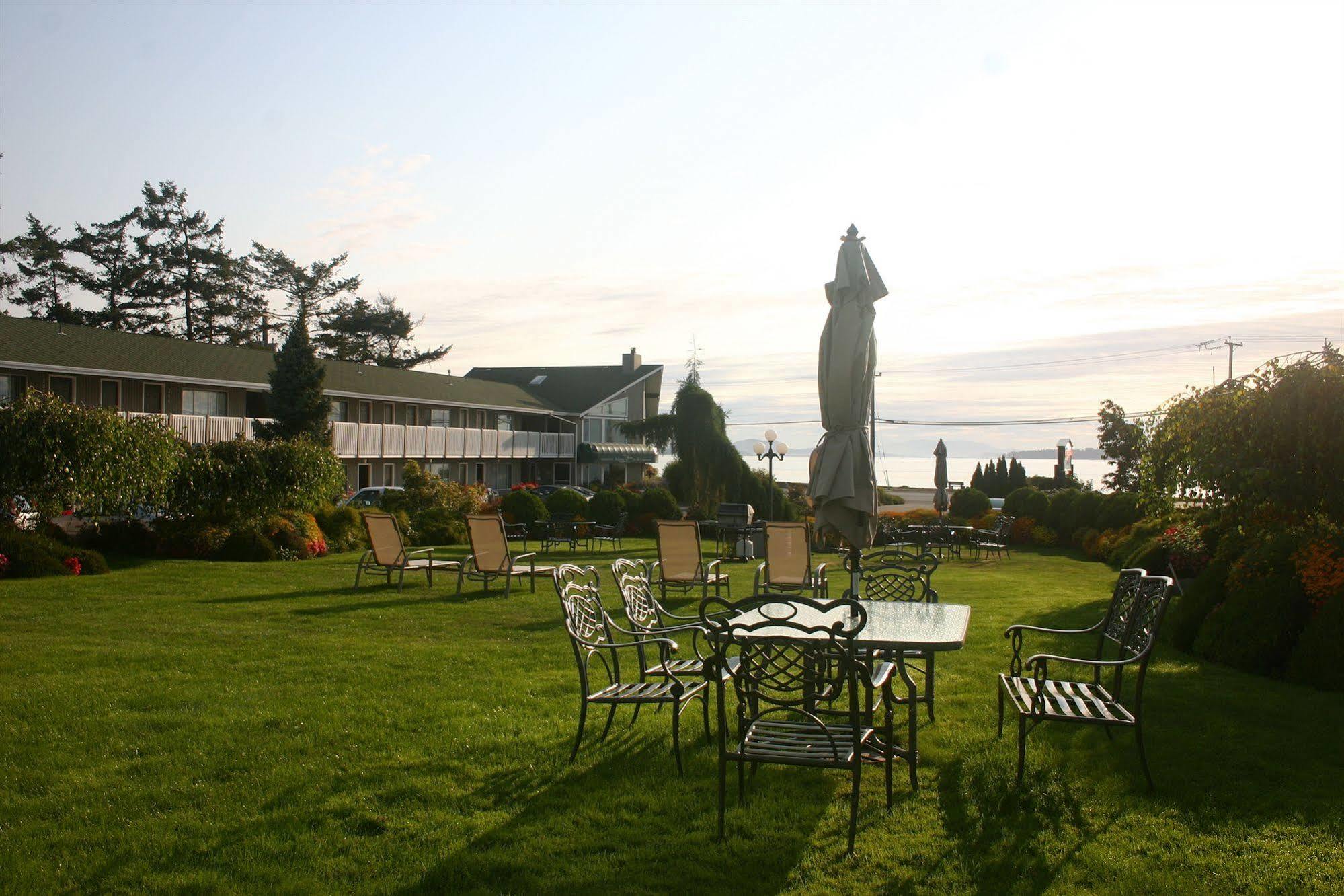 The Cedarwood Inn & Suites Sidney Exterior foto
