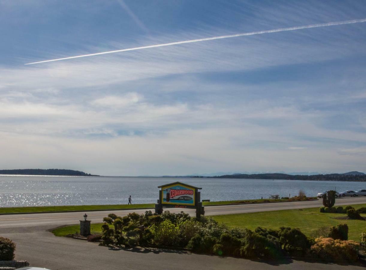 The Cedarwood Inn & Suites Sidney Exterior foto